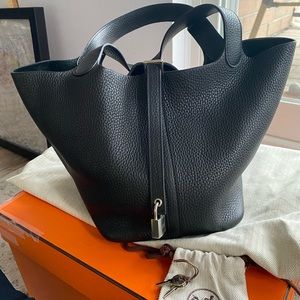 Authentic hermes picotin size 22 noir
